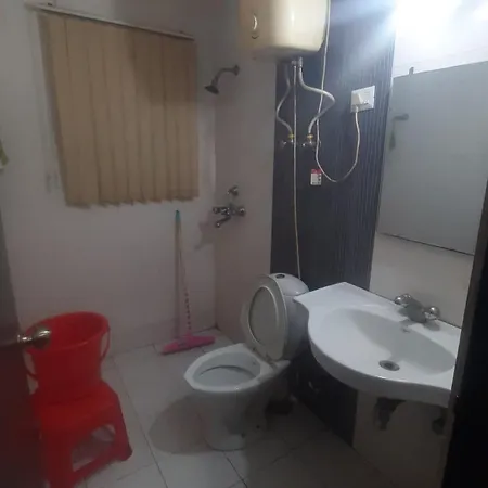 Ac Beautiful Luxury Stay In Omaxe Vrindavan Jai Bankebihariji By Shishamare Exterior photo