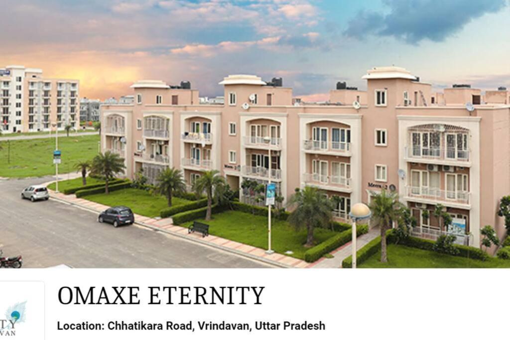 Ac Beautiful Luxury In Omaxe Jai Bankebihariji By Shishamare *