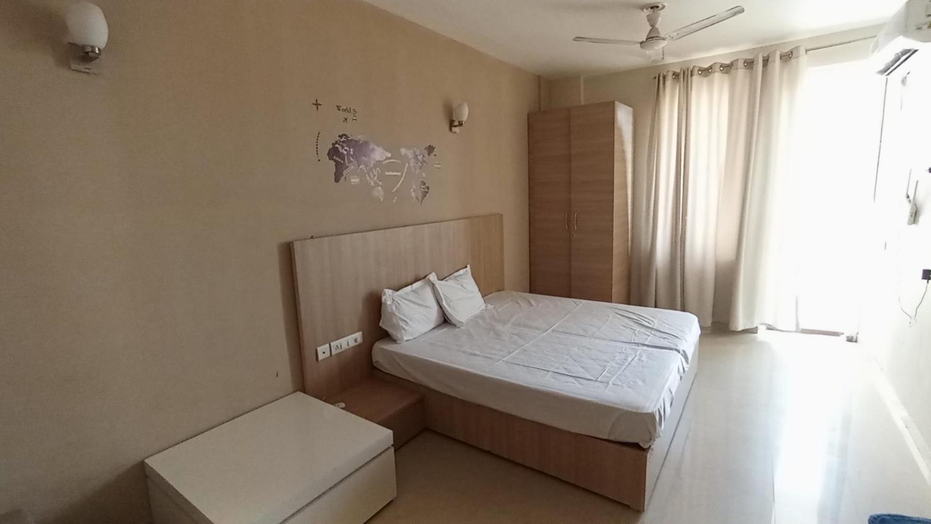 Ac Beautiful Luxury In Omaxe Jai Bankebihariji By Shishamare * Vrindavan